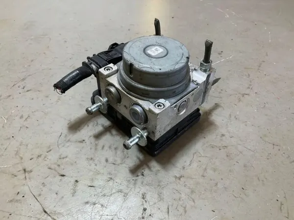 Pompe ABS d'occasion OEM DG9H437A0 pour Mazda 2 (DL, DJ) image 5