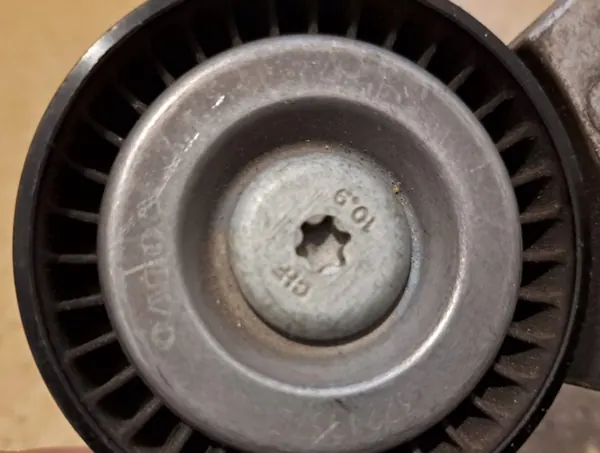 VOLVO V70 III Spännare för generatorrem 32249370 image 6