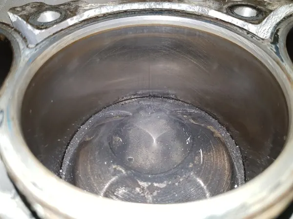 OEM mercedes413 Moottorilohko alaosa VW Golf V:lle image 3
