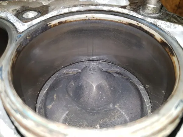 OEM mercedes413 Moottorilohko alaosa VW Golf V:lle image 5