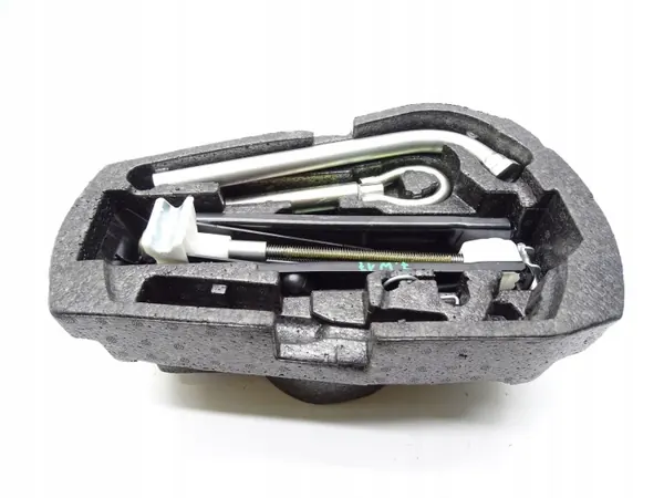Clé de cric insert roue de secours OEM 6Q0012115K image 4