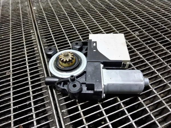 Motor de ventana delantera derecha Ford Kuga I OEM 7M5T14B533CF image 4