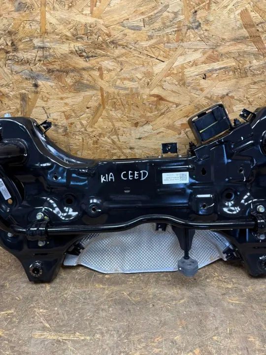 SANKI KIA CEED III LIFT Travesaño Suspensión - Usado image 3