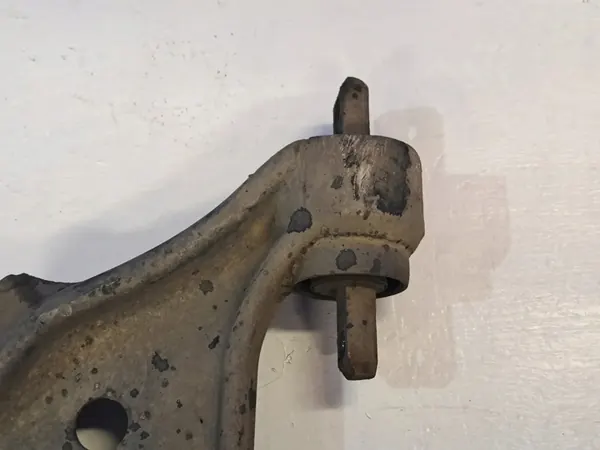 Volvo V70 2004 Braccio di Controllo Destro image 4