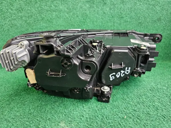 VW PASSAT B8 VASEN IQ.LIGHT FULL LED VALO 3G1941113D image 10