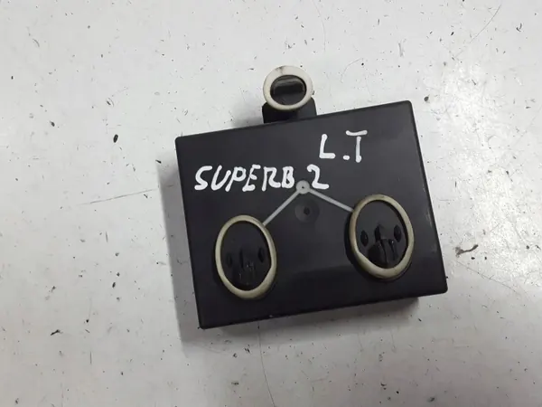Skoda Superb 3T II Linker Achterdeur Module OEM 7N0959795 image 2
