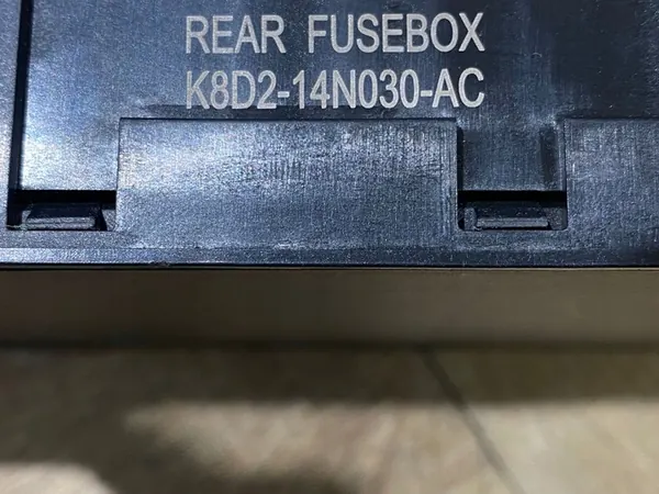 Zekeringkast DISCOVERY SPORT L550 EVOQUE K8D214N030AC image 2