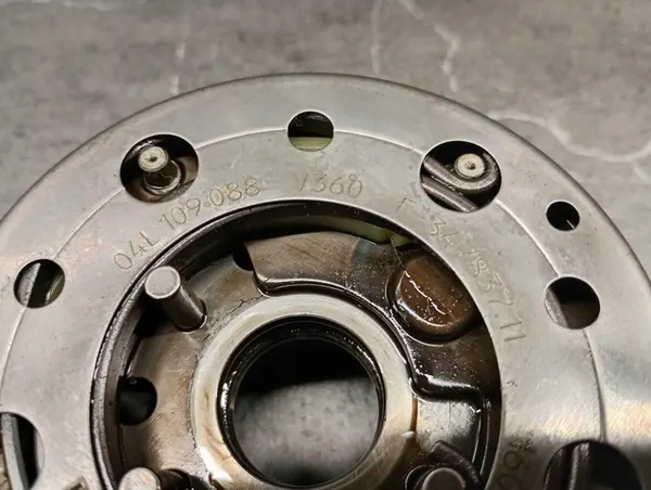 04L109088 Ajustador de árvore de cames AUDI VW 2.0 TDI image 2