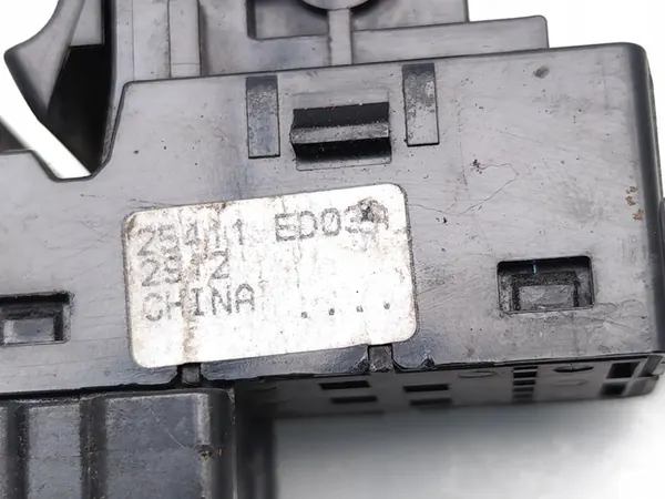 Nissan Navara Fensterheber hinten 2013 Pickup 4/5dr OEM image 7