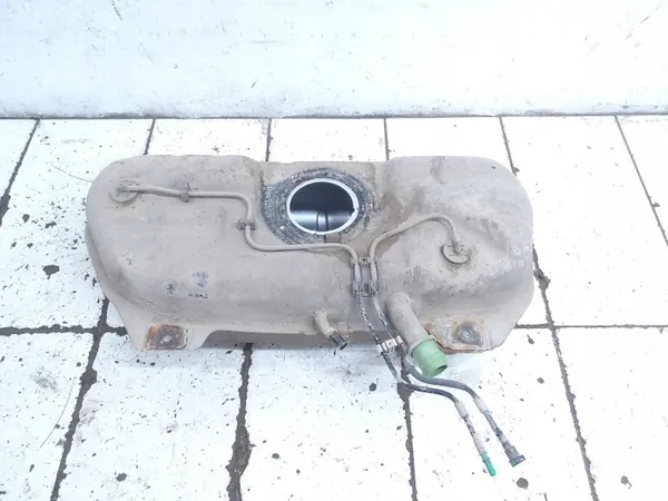 Depósito combustible Fiat Linea OEM ARA318243 - Usado image 2