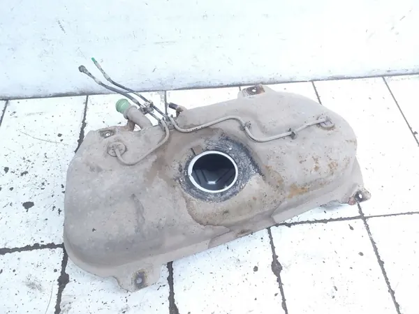 Depósito combustible Fiat Linea OEM ARA318243 - Usado image 3