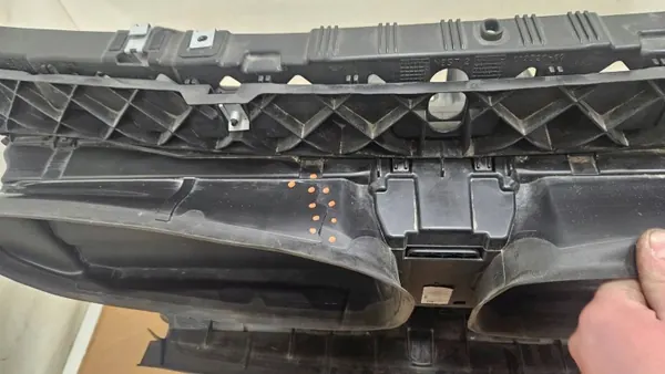 Rattstolpe luftintag OEM 7411252010 Fram BMW X2 image 4