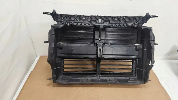 Rattstolpe luftintag OEM 7411252010 Fram BMW X2 image 6
