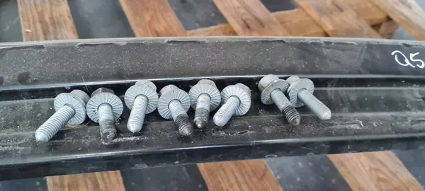 Audi Q5 takapuskuri 80A807309C image 10