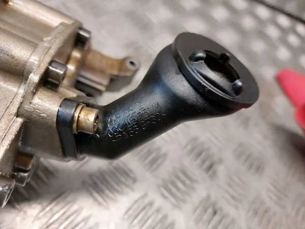 Olje pump Volkswagen Golf V 1.4 FSI image 6