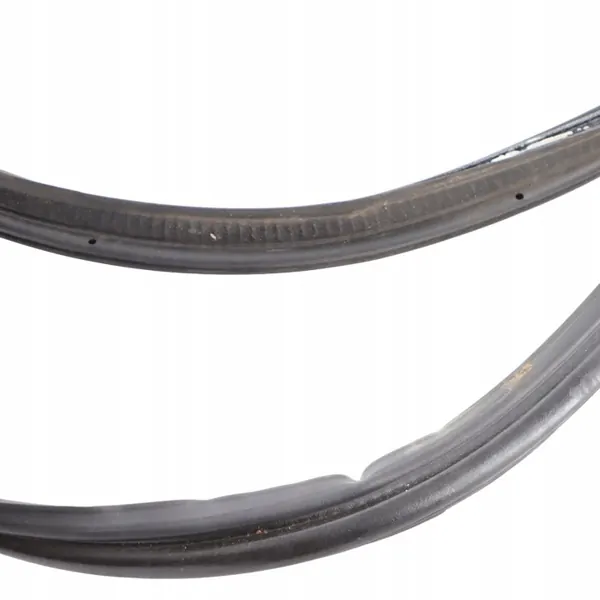 Joint de coffre Seat Ibiza 6J OEM 6J4827705E image 9