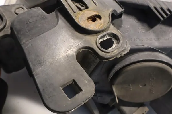 Oikea Etuvalo Renault Megane III image 7