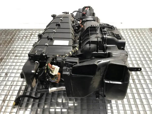 Calefactor OEM 84164535 para Volvo FH II - Usado image 5