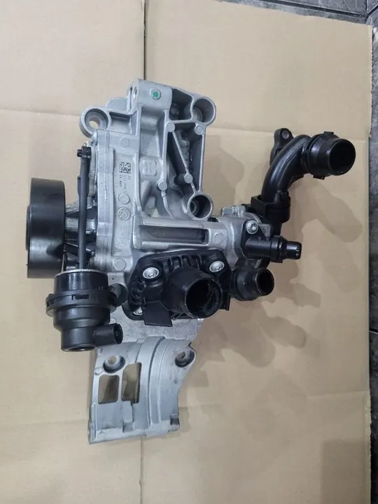 BMW X2 F39 2019 Vattenpump 2.0 Diesel image 2