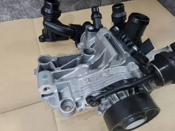 BMW X2 F39 2019 Vattenpump 2.0 Diesel image 3