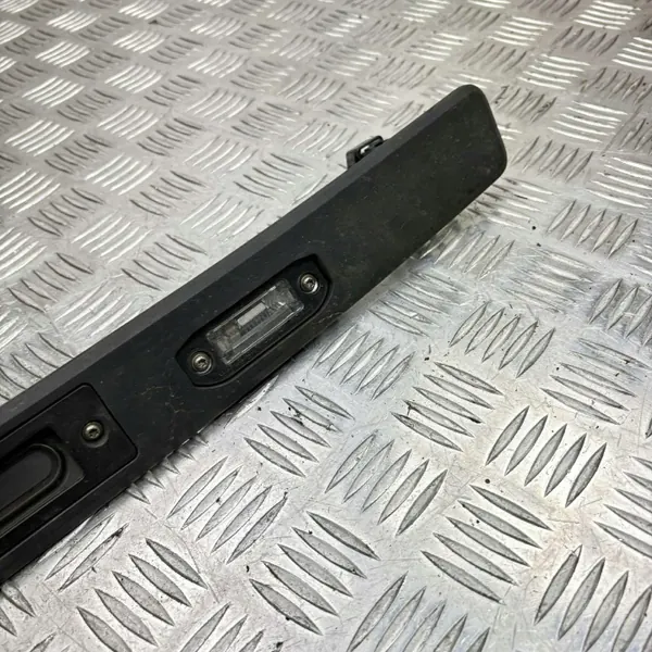 Volvo XC60 2008-13 Heckklappenleiste OEM 31297210 image 4