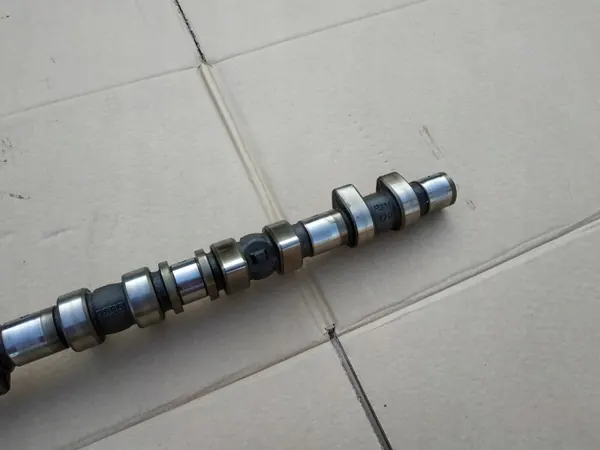 Arbre à cames échappement OEM R1111701 Mercedes Classe C image 5
