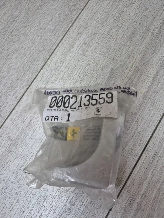 Support Radiateur Ferrari California OEM 213559 image 3