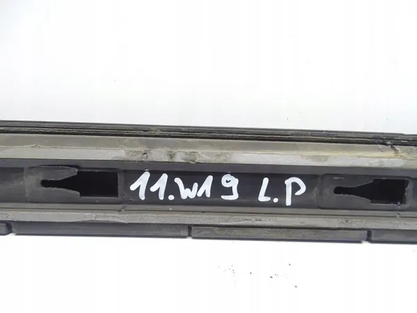 OEM 1K8854939 Garniture Bas Porte Avant Gauche VW Scirocco image 7