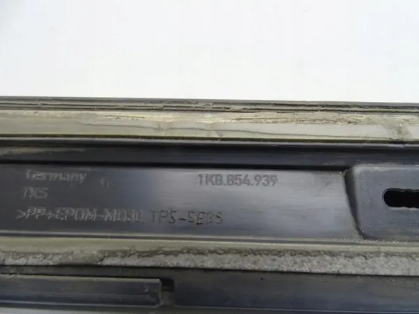 OEM 1K8854939 Garniture Bas Porte Avant Gauche VW Scirocco image 8