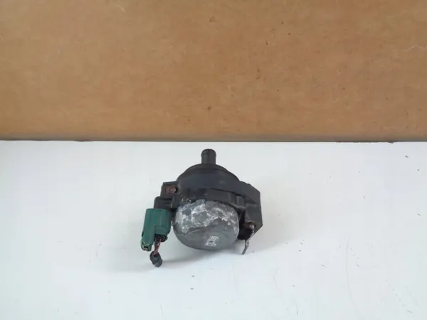 Renault Master vesipumppu OEM 210109597R - Käytetty image 3
