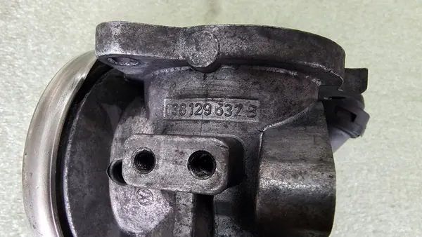 GOLF IV A3 8L 1.9 TDI Válvula EGR 038131501M image 5