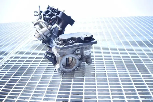 Colector de admisión OEM 140030105R para Renault Captur image 2