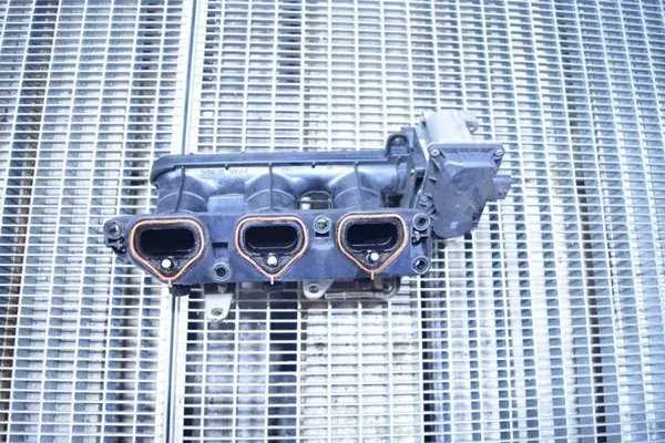 Colector de admisión OEM 140030105R para Renault Captur image 3