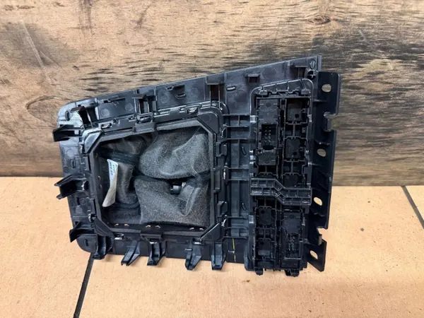 Skoda Octavia Mk3 Vaihteenvalitsinteline OEM 5E1863212B image 6