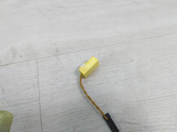 OEM L6109780 Vänster Airbaggardin Mazda 3 image 3