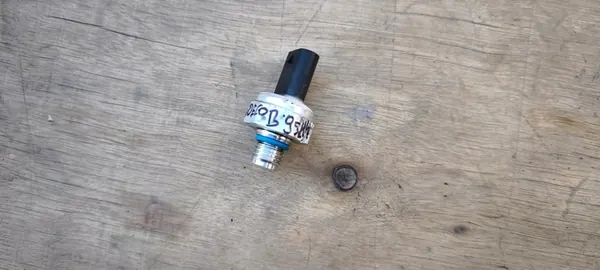 Sensor de presión de aceite Ford Fiesta MK8 1.0 EcoBoost image 3