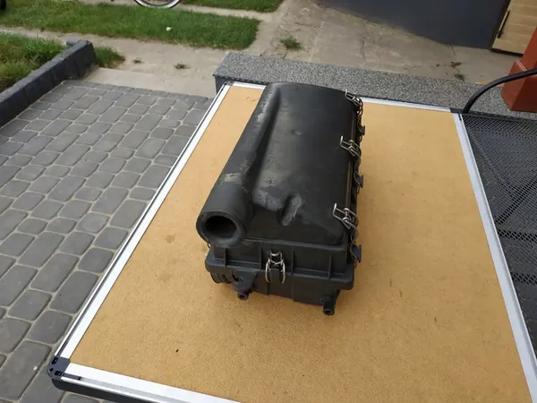 Ilmansuodattimen kotelo Mercedes 124 W124 2.5 DIESEL image 3