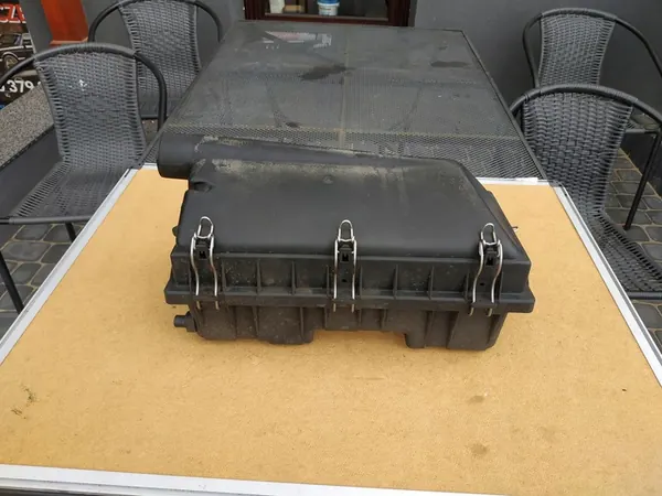 Ilmansuodattimen kotelo Mercedes 124 W124 2.5 DIESEL image 4