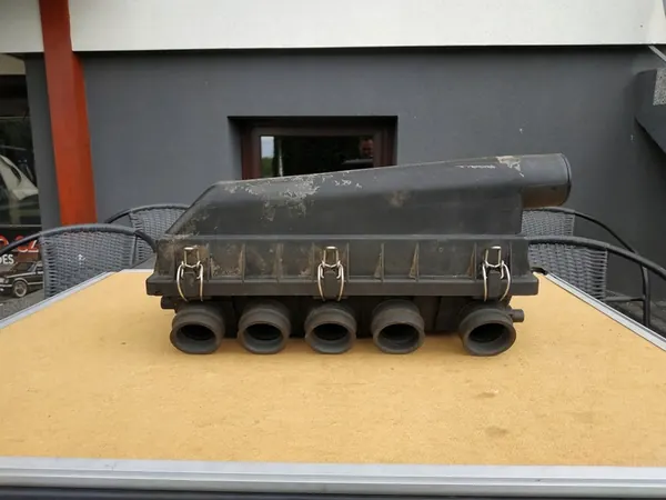 Ilmansuodattimen kotelo Mercedes 124 W124 2.5 DIESEL image 6