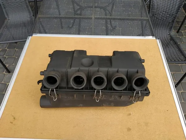 Ilmansuodattimen kotelo Mercedes 124 W124 2.5 DIESEL image 7