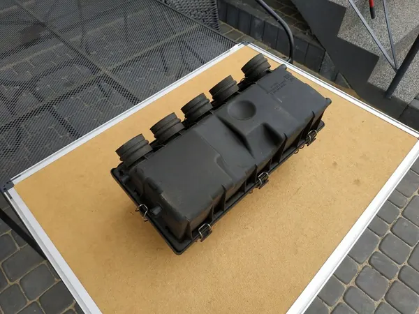 Ilmansuodattimen kotelo Mercedes 124 W124 2.5 DIESEL image 8