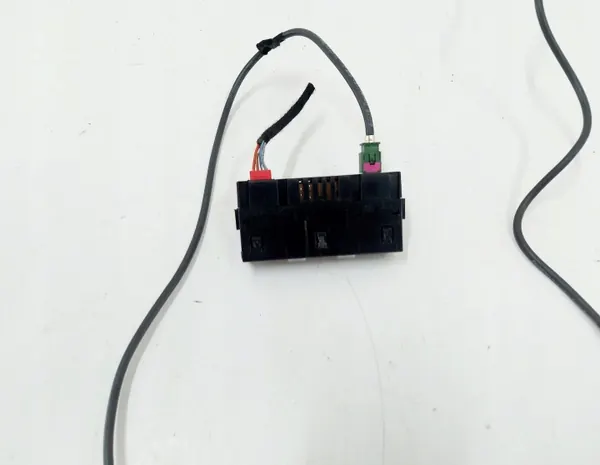 Skoda USB-Anschlusskabel OEM 657035736A - Gebraucht image 3