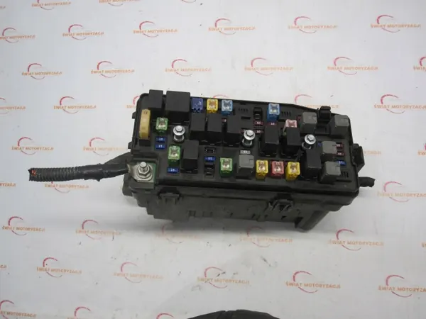 Zekeringkast OEM 95471068 voor Chevrolet Captiva 2.2 VCDI image 2