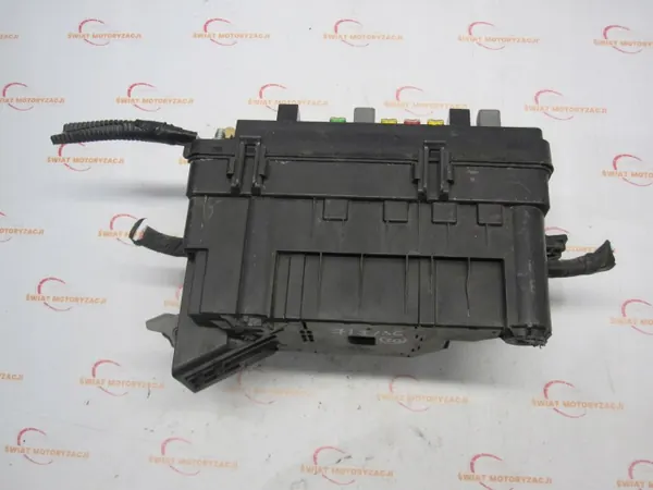 Zekeringkast OEM 95471068 voor Chevrolet Captiva 2.2 VCDI image 3