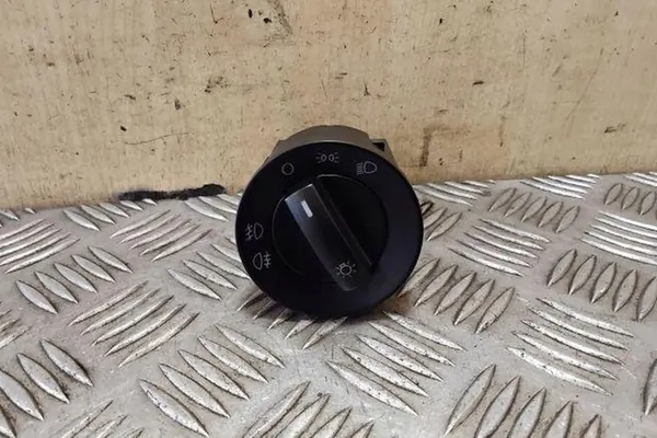 Lichtschakelaar VW POLO 6Q0941531C 1.9L diesel 2007 image 2