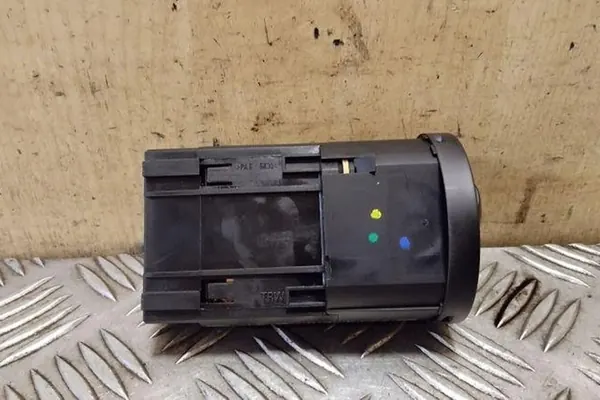 Lichtschakelaar VW POLO 6Q0941531C 1.9L diesel 2007 image 3