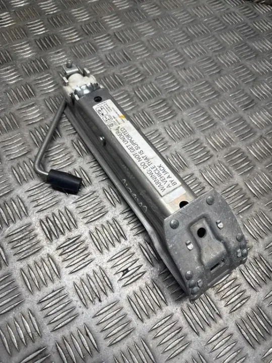 Gebrauchter Mercedes-Benz C-Klasse Wagenheber OEM A2125800118 image 3
