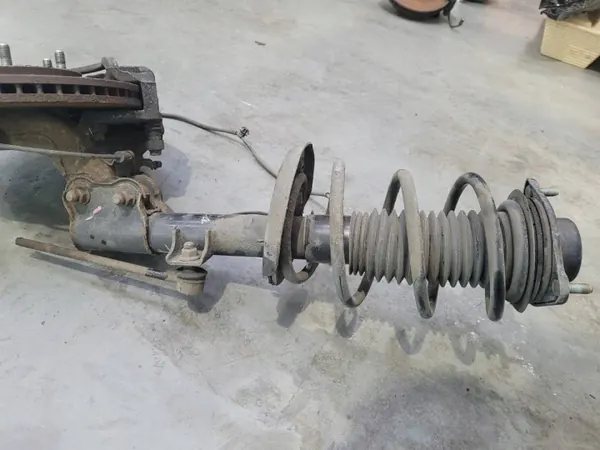 Amortecedor dianteiro direito OEM 546613Z110 Hyundai i40 image 3
