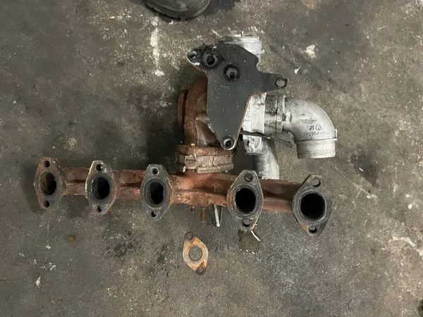 Turbocompresor 070145701N VW Transporter T5 2.5 TDI image 6