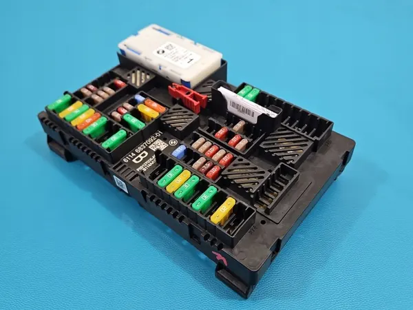 Caixa de fusíveis BMW G30 OEM 6837092 6839217 Usado image 2